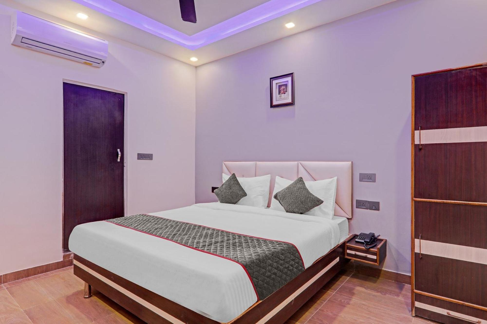 Super Townhouse Riddhi Residency Ξενοδοχείο Λάκναου Εξωτερικό φωτογραφία