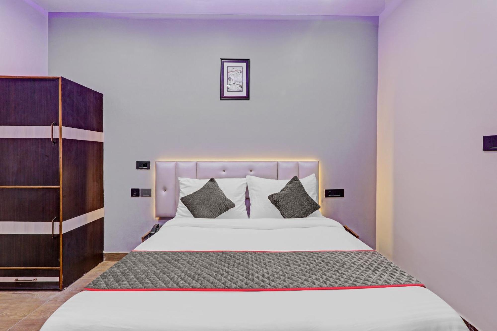 Super Townhouse Riddhi Residency Ξενοδοχείο Λάκναου Εξωτερικό φωτογραφία