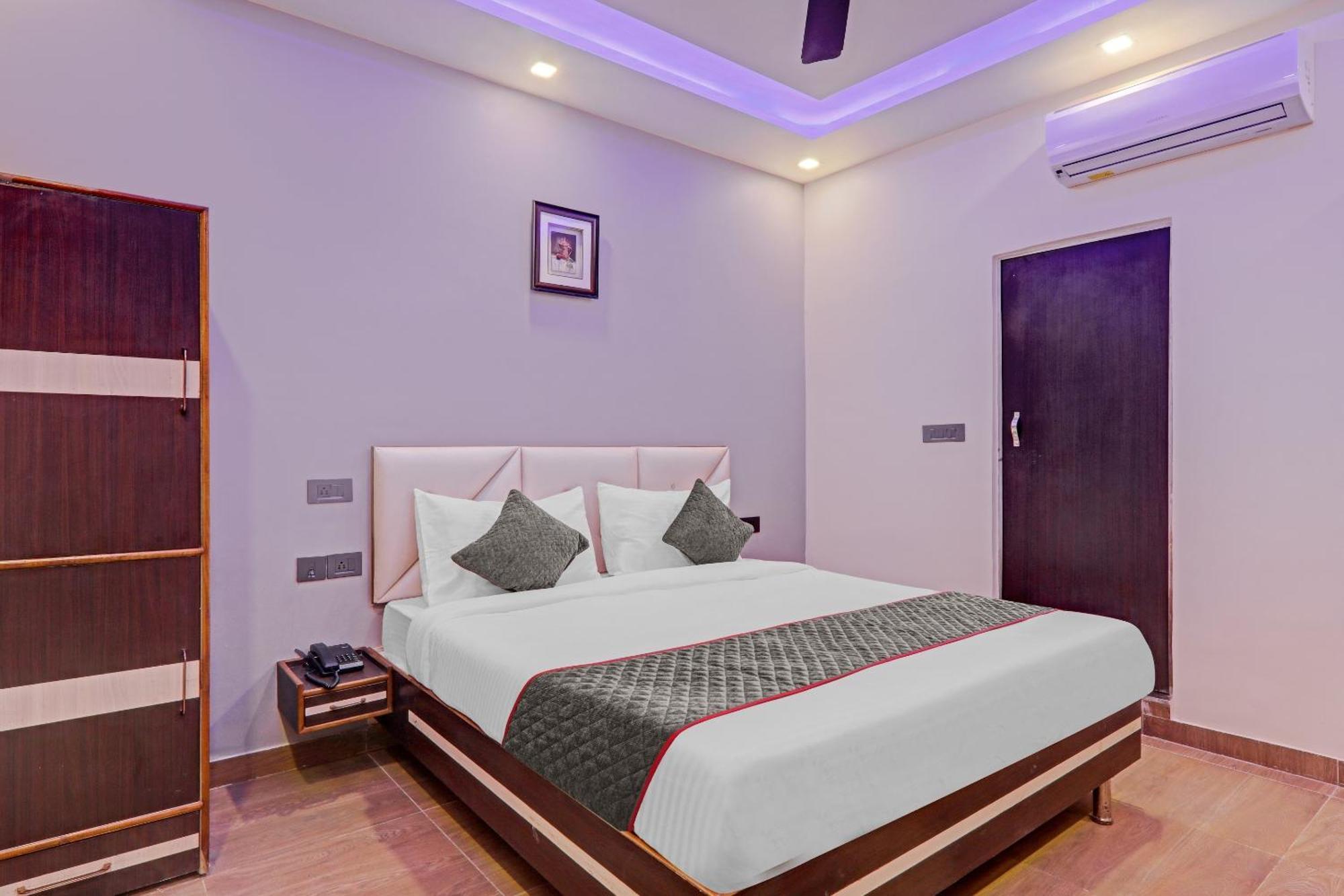 Super Townhouse Riddhi Residency Ξενοδοχείο Λάκναου Εξωτερικό φωτογραφία