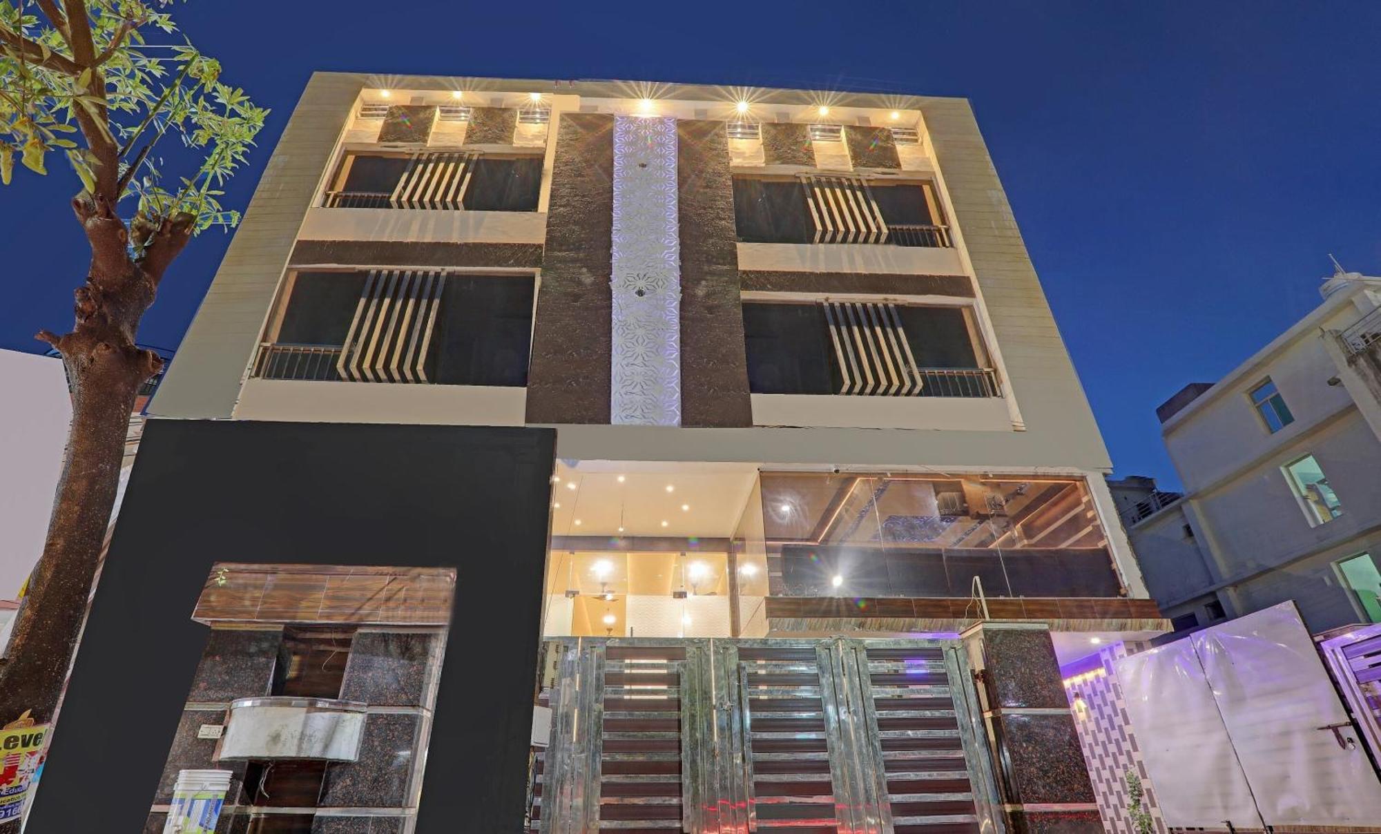 Super Townhouse Riddhi Residency Ξενοδοχείο Λάκναου Εξωτερικό φωτογραφία