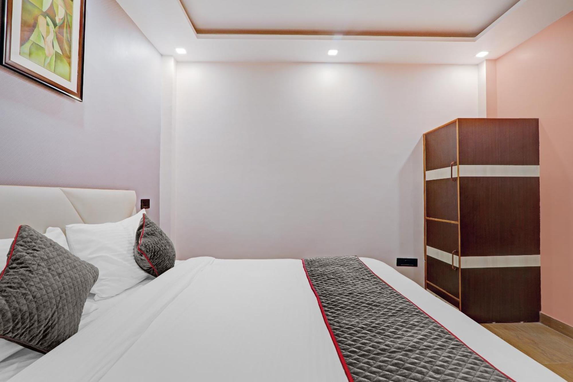 Super Townhouse Riddhi Residency Ξενοδοχείο Λάκναου Εξωτερικό φωτογραφία