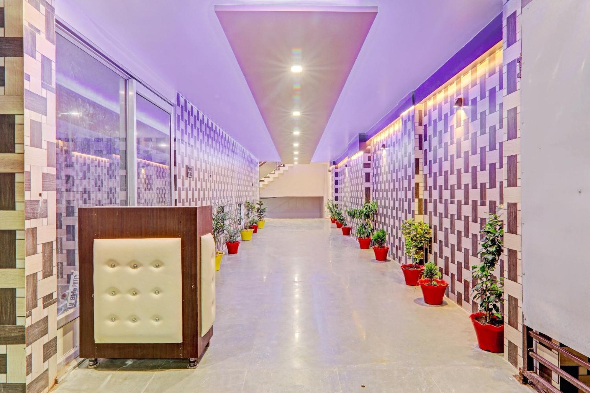 Super Townhouse Riddhi Residency Ξενοδοχείο Λάκναου Εξωτερικό φωτογραφία